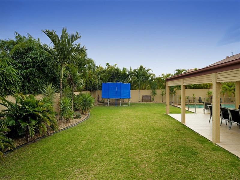 21 Calmwater Crescent, Hope Island QLD 4212