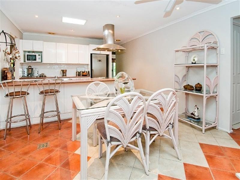 13 Armidale Crescent, Helensvale QLD 4212