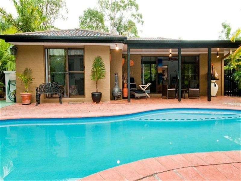 13 Armidale Crescent, Helensvale QLD 4212