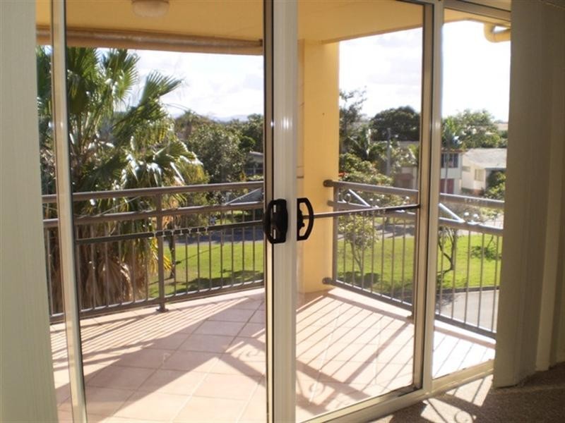 8/12 Oleander Avenue, Biggera Waters QLD 4216