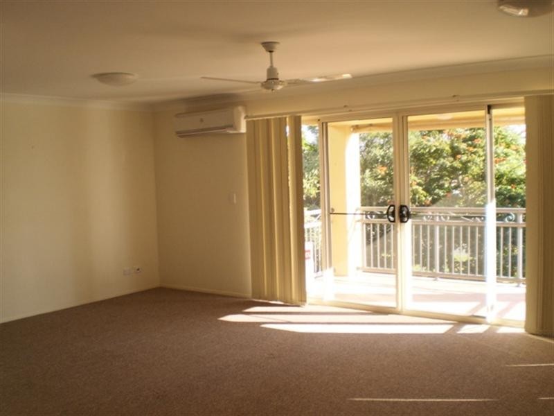 8/12 Oleander Avenue, Biggera Waters QLD 4216