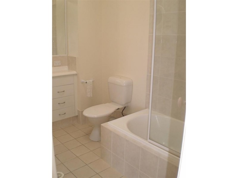 8/12 Oleander Avenue, Biggera Waters QLD 4216