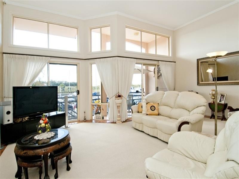 30 John Lund Drive, Hope Island QLD 4212