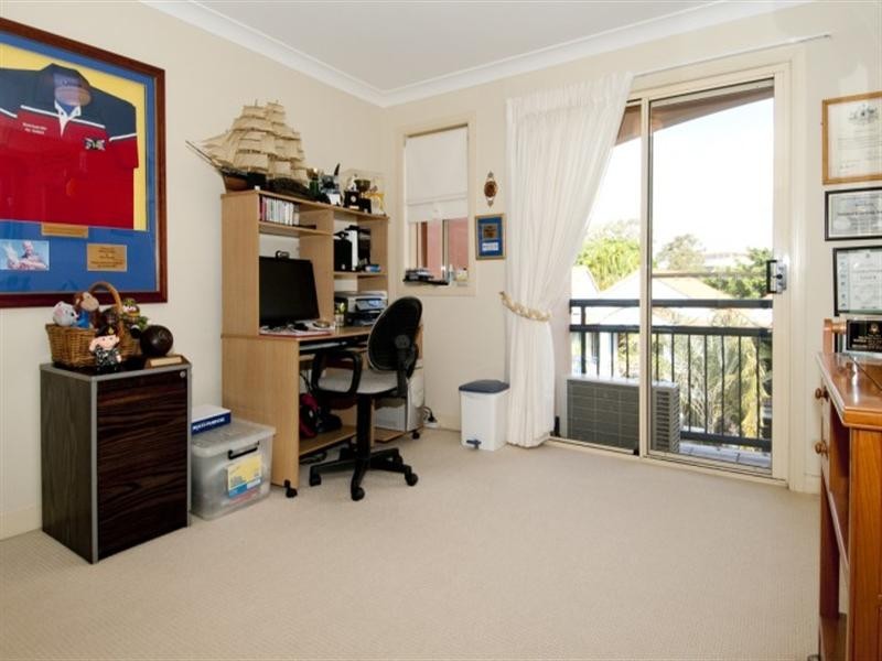 30 John Lund Drive, Hope Island QLD 4212