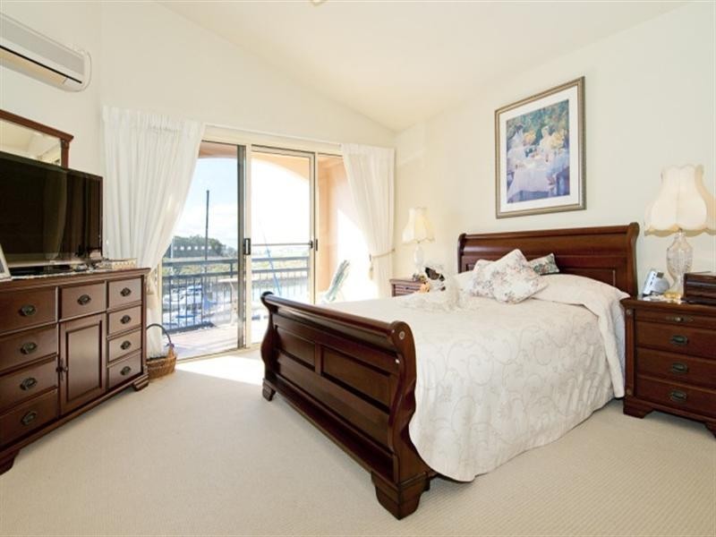 30 John Lund Drive, Hope Island QLD 4212