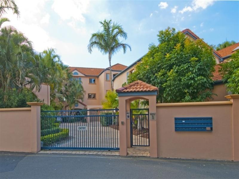 30 John Lund Drive, Hope Island QLD 4212