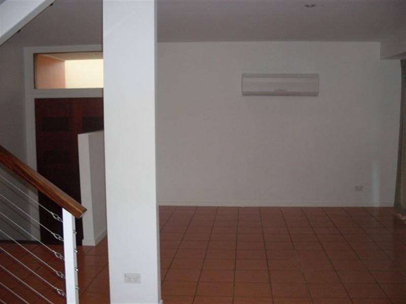 2/29 Nankeen Avenue, Paradise Point QLD 4216