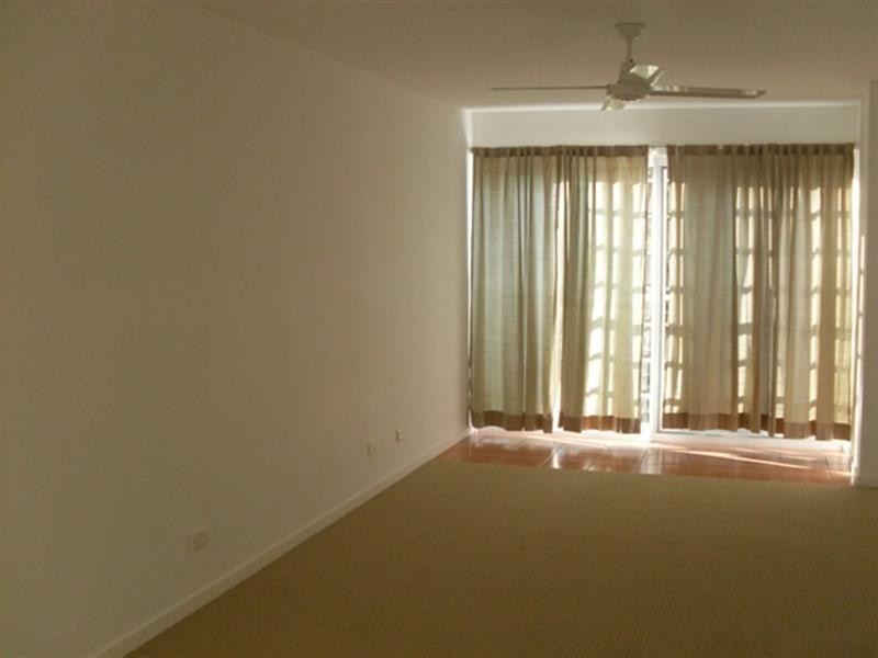 2/29 Nankeen Avenue, Paradise Point QLD 4216