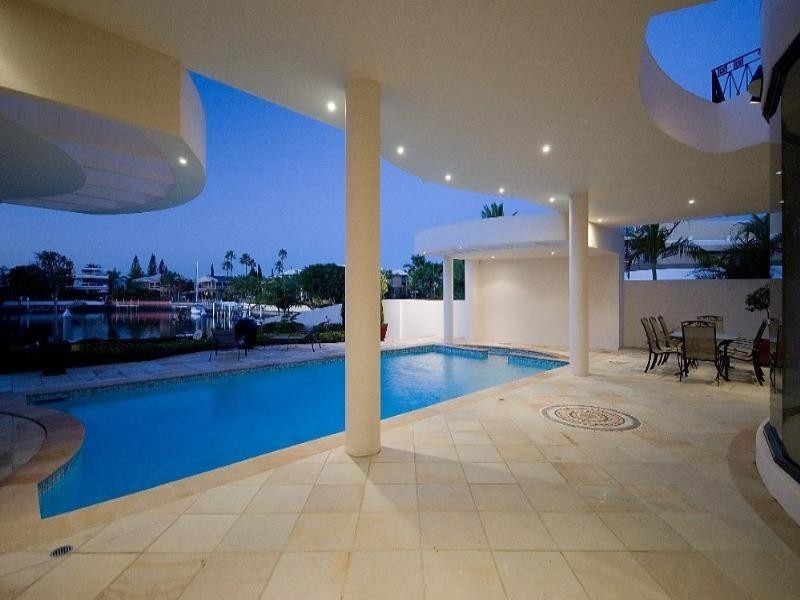 Sovereign Islands QLD 4216