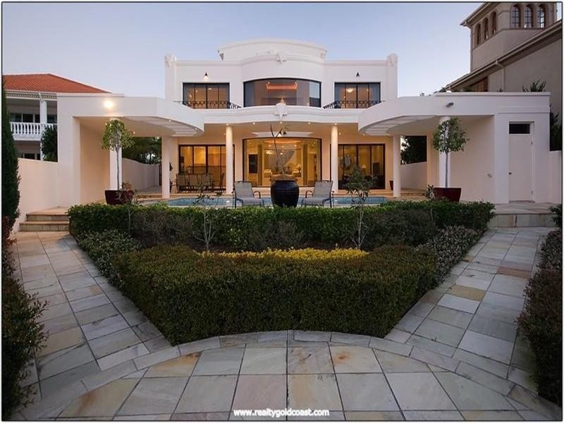 Sovereign Islands QLD 4216