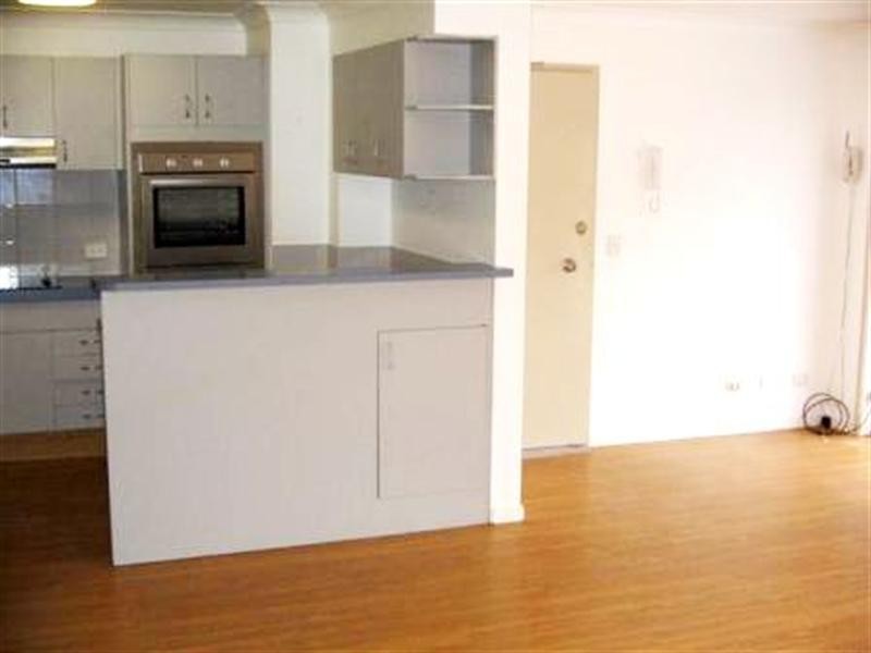 7/111 Frank Street, Labrador QLD 4215