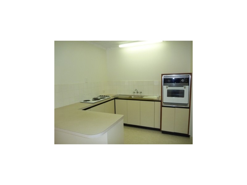 32 Ward Street, Southport QLD 4215