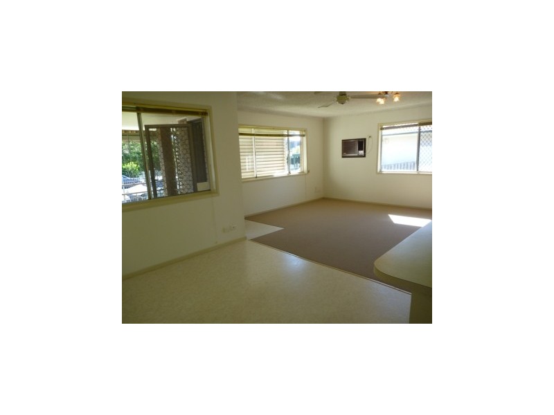 32 Ward Street, Southport QLD 4215