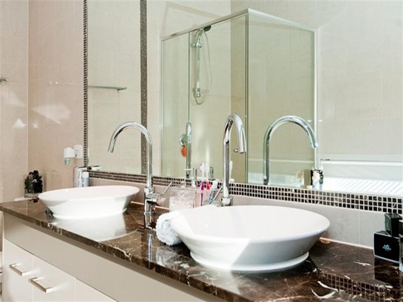 1/17 Oleander Avenue, Biggera Waters QLD 4216