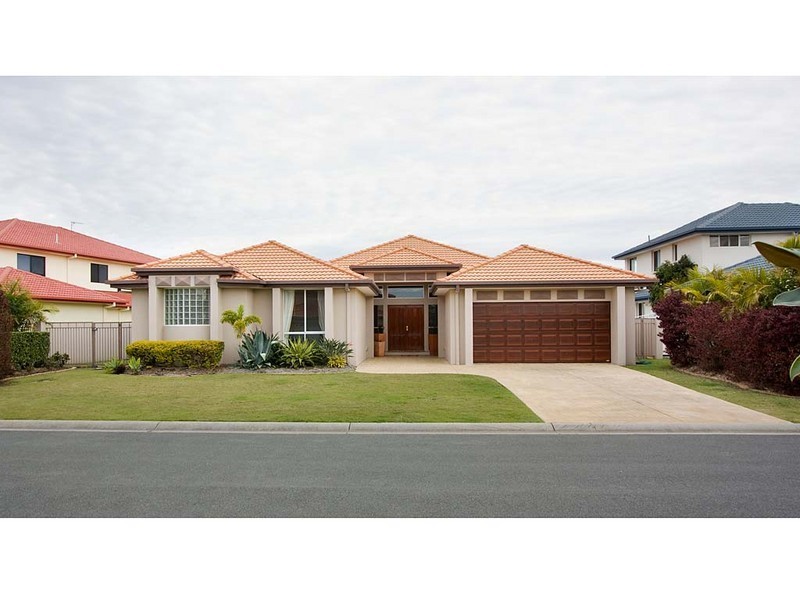 22A CHAMPAGNE Boulevard, Hope Island QLD 4212