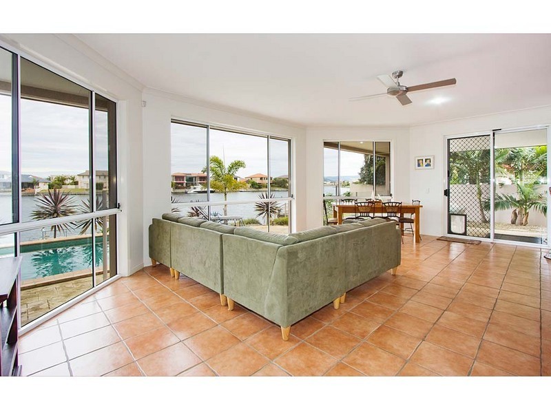 22A CHAMPAGNE Boulevard, Hope Island QLD 4212