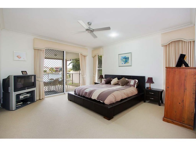22A CHAMPAGNE Boulevard, Hope Island QLD 4212