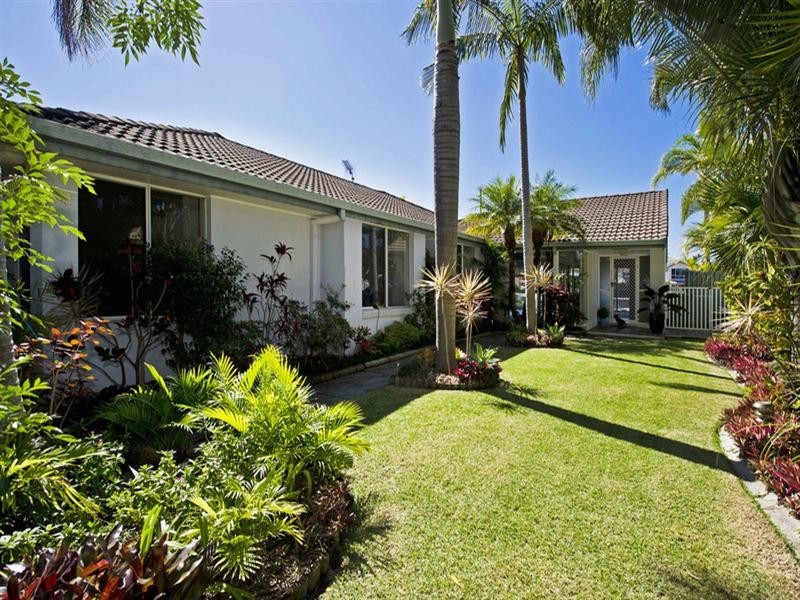 482 Oxley Drive, Runaway Bay QLD 4216