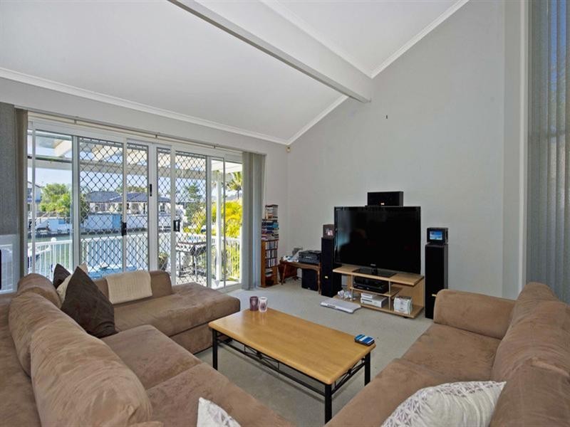 482 Oxley Drive, Runaway Bay QLD 4216