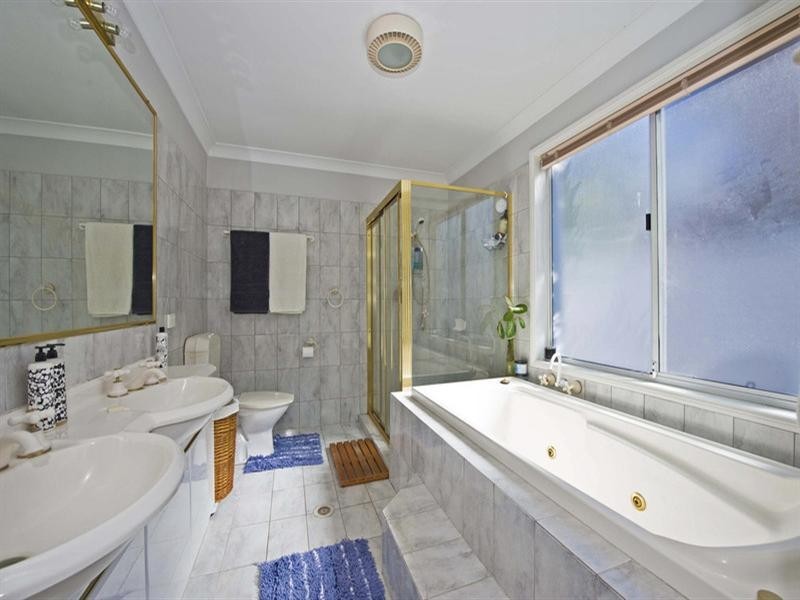482 Oxley Drive, Runaway Bay QLD 4216