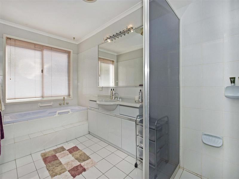 482 Oxley Drive, Runaway Bay QLD 4216