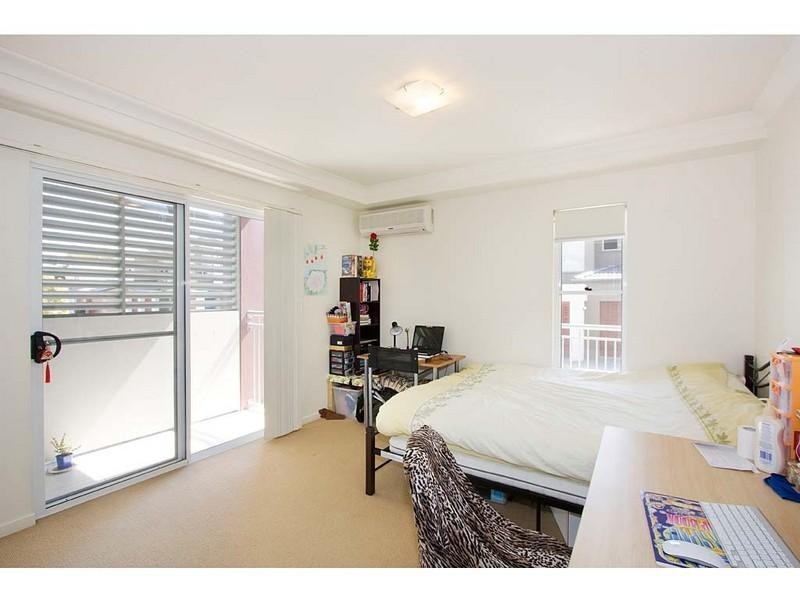 Biggera Waters QLD 4216