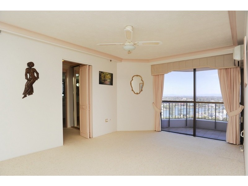 36/17 Bayview Street, Runaway Bay QLD 4216