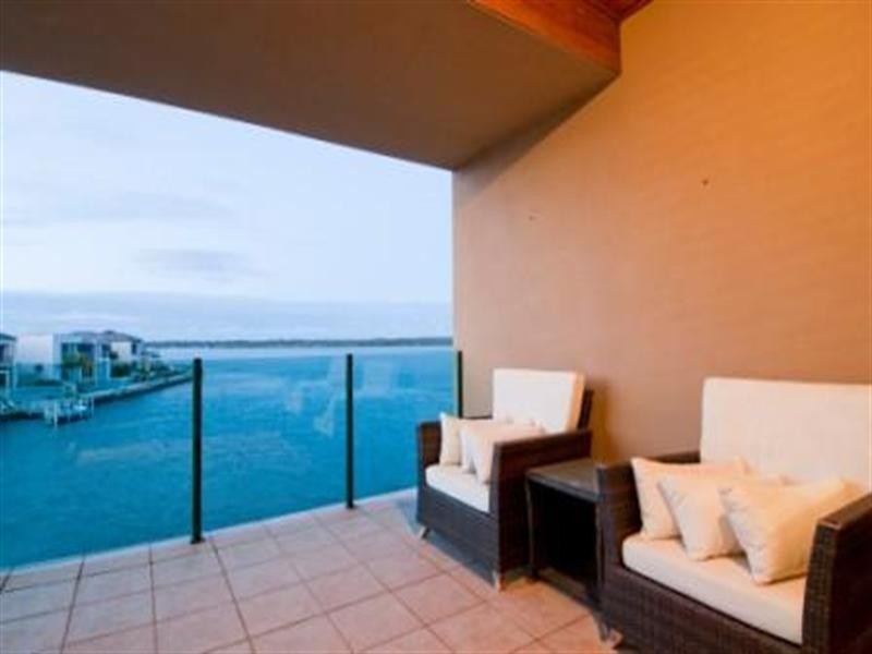 Sovereign Islands QLD 4216