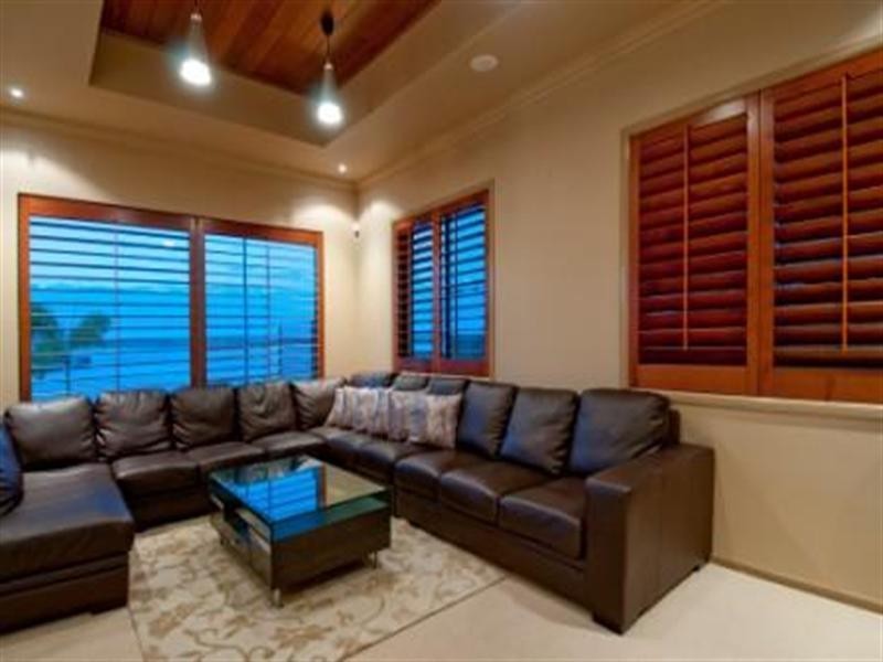 Sovereign Islands QLD 4216