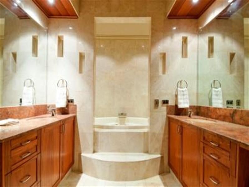 Sovereign Islands QLD 4216