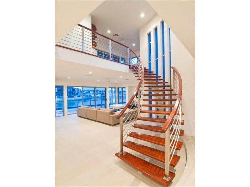 17 Middle Quay Drive, Biggera Waters QLD 4216