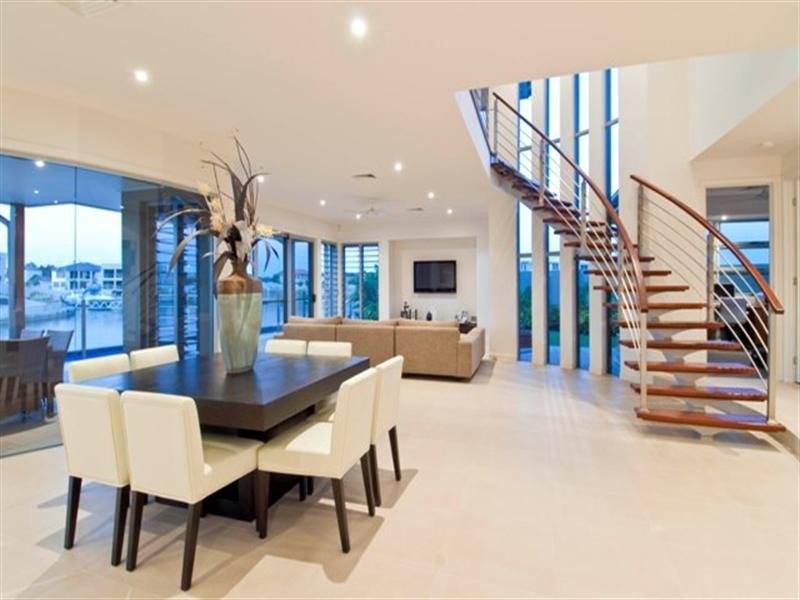 17 Middle Quay Drive, Biggera Waters QLD 4216