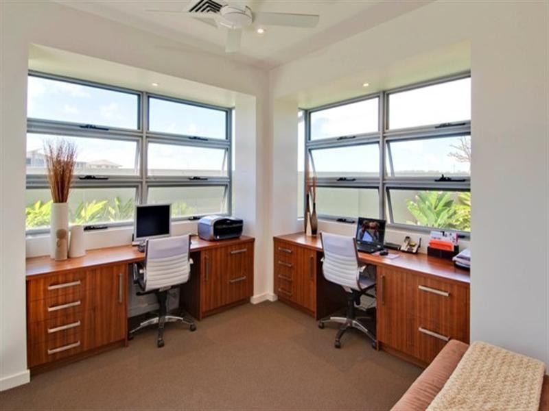 17 Middle Quay Drive, Biggera Waters QLD 4216