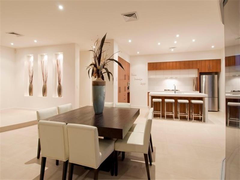 17 Middle Quay Drive, Biggera Waters QLD 4216