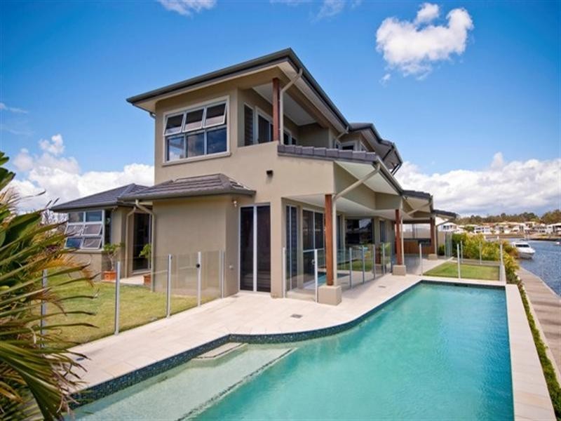 17 Middle Quay Drive, Biggera Waters QLD 4216