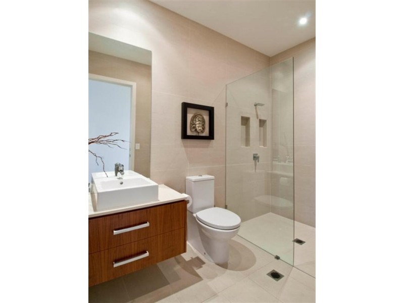 17 Middle Quay Drive, Biggera Waters QLD 4216