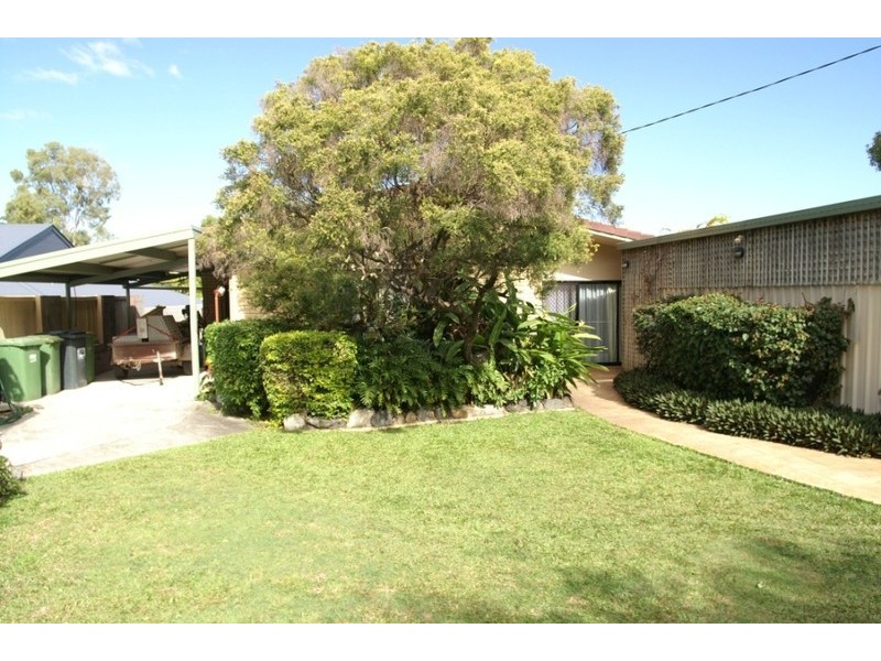 82 Imperial Parade, Labrador QLD 4215
