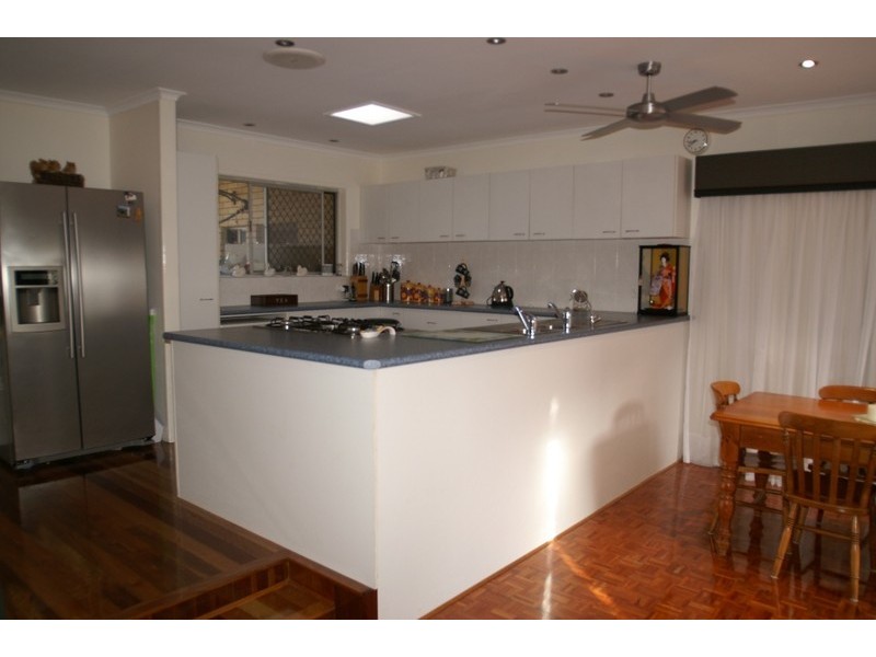 82 Imperial Parade, Labrador QLD 4215
