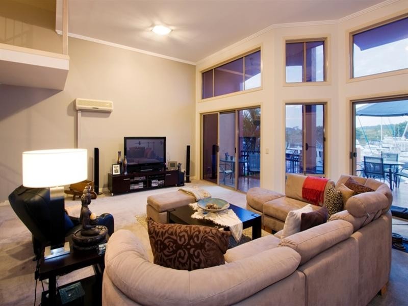 32 John Lund Drive, Hope Island QLD 4212