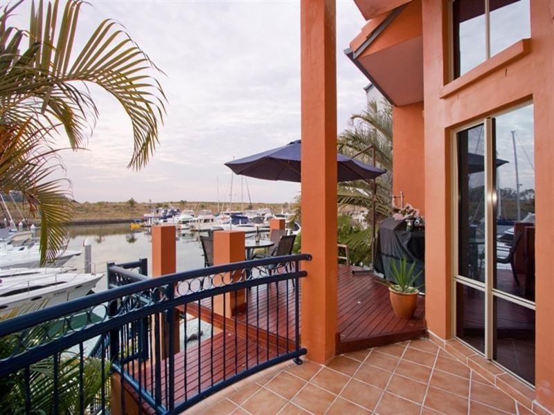 32 John Lund Drive, Hope Island QLD 4212