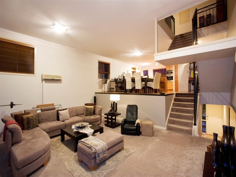 32 John Lund Drive, Hope Island QLD 4212