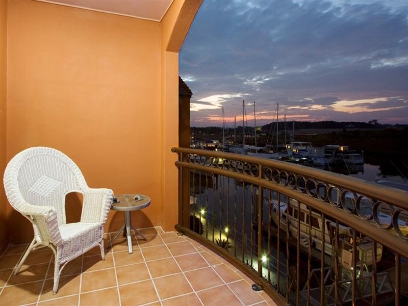 32 John Lund Drive, Hope Island QLD 4212