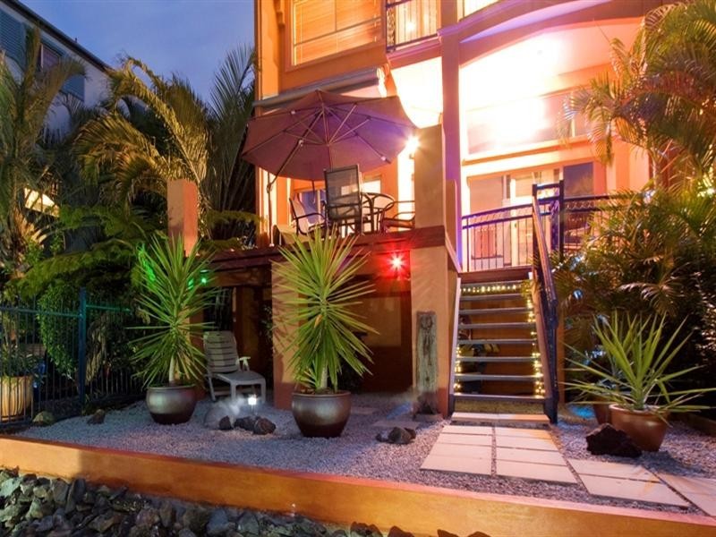 32 John Lund Drive, Hope Island QLD 4212