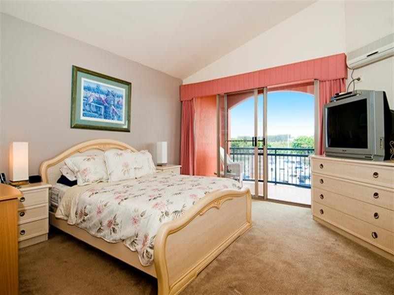 32 John Lund Drive, Hope Island QLD 4212