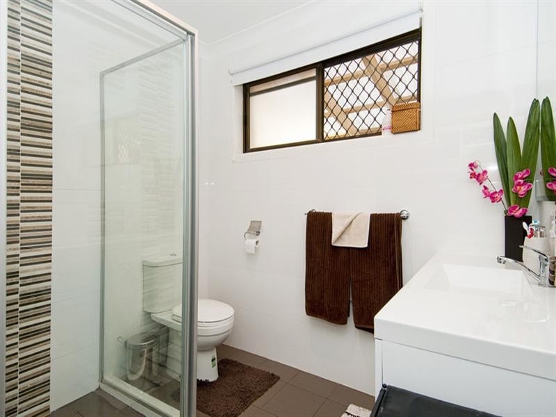 344 Bayview Street, Hollywell QLD 4216