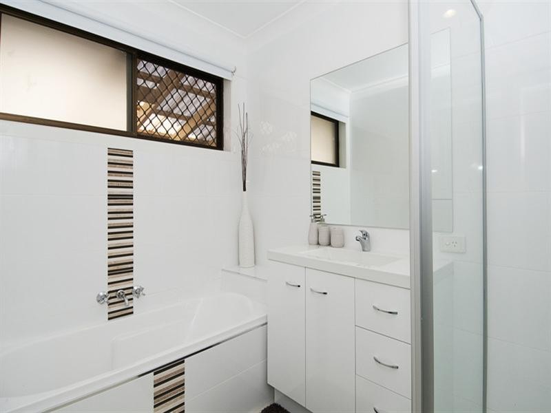 344 Bayview Street, Hollywell QLD 4216