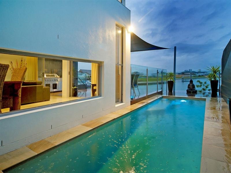 2/47 Compass Drive, Biggera Waters QLD 4216