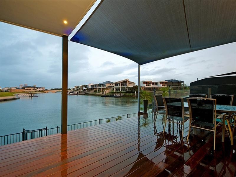 2/47 Compass Drive, Biggera Waters QLD 4216