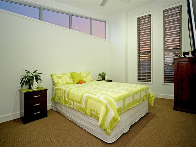 2/47 Compass Drive, Biggera Waters QLD 4216