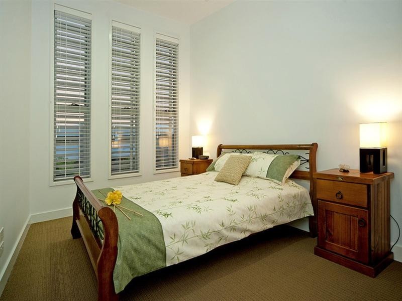 2/47 Compass Drive, Biggera Waters QLD 4216